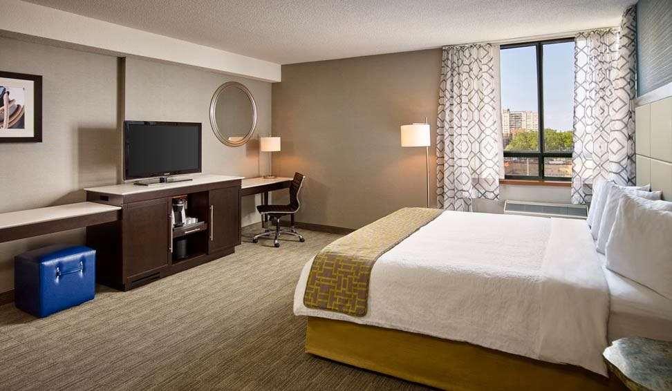 Waterfront Downtown Hotel