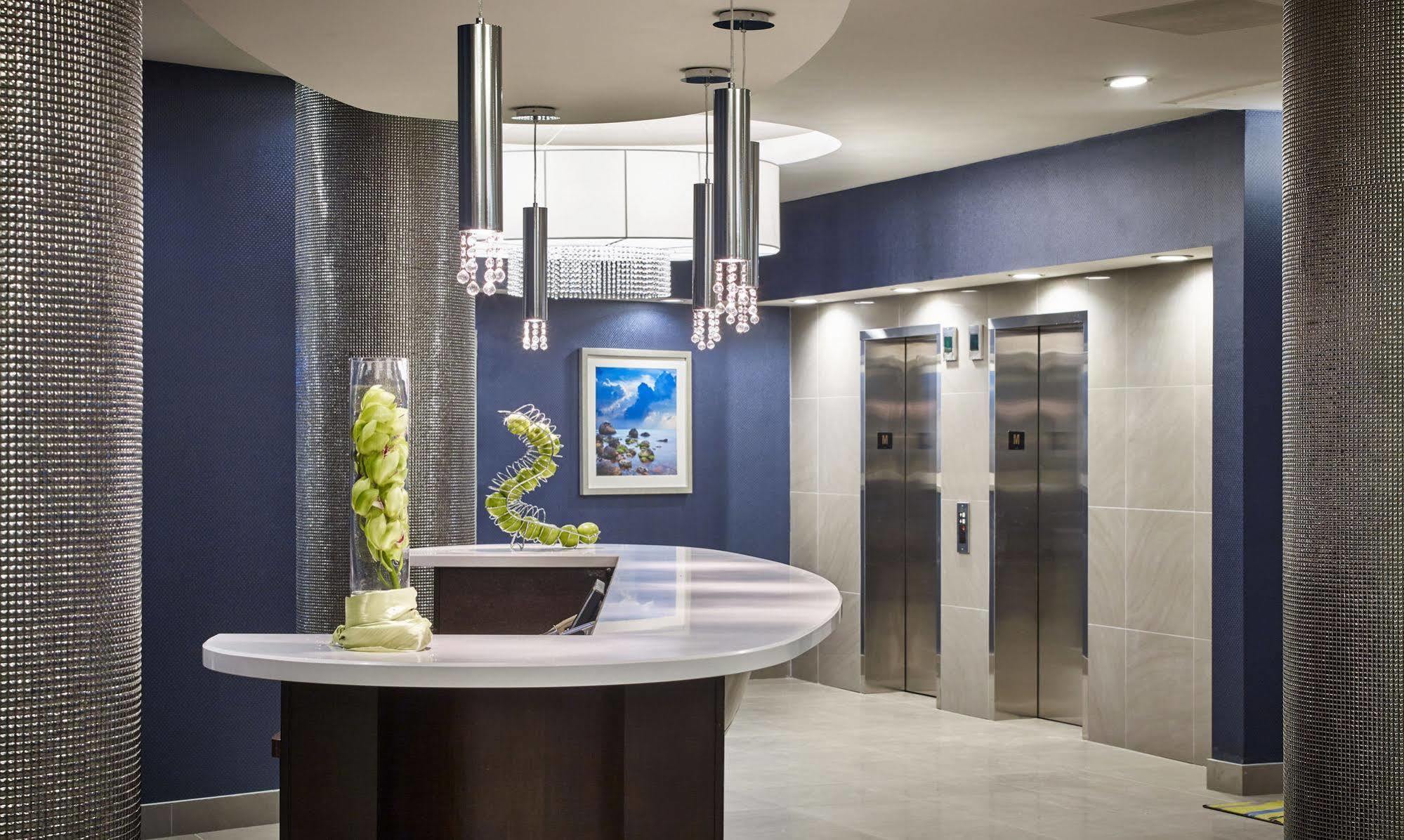 Waterfront Downtown 3*
