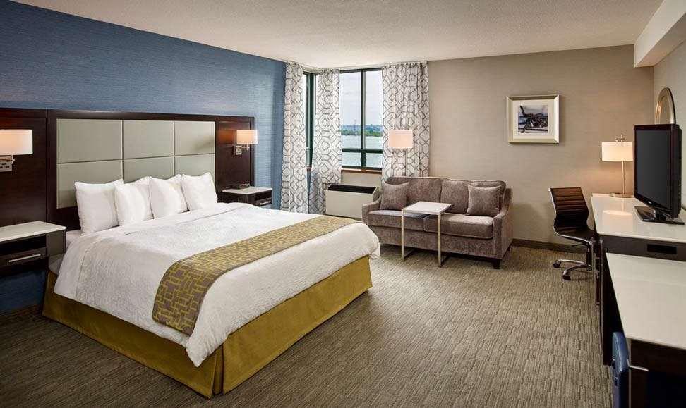 Waterfront Downtown Hotel Burlington