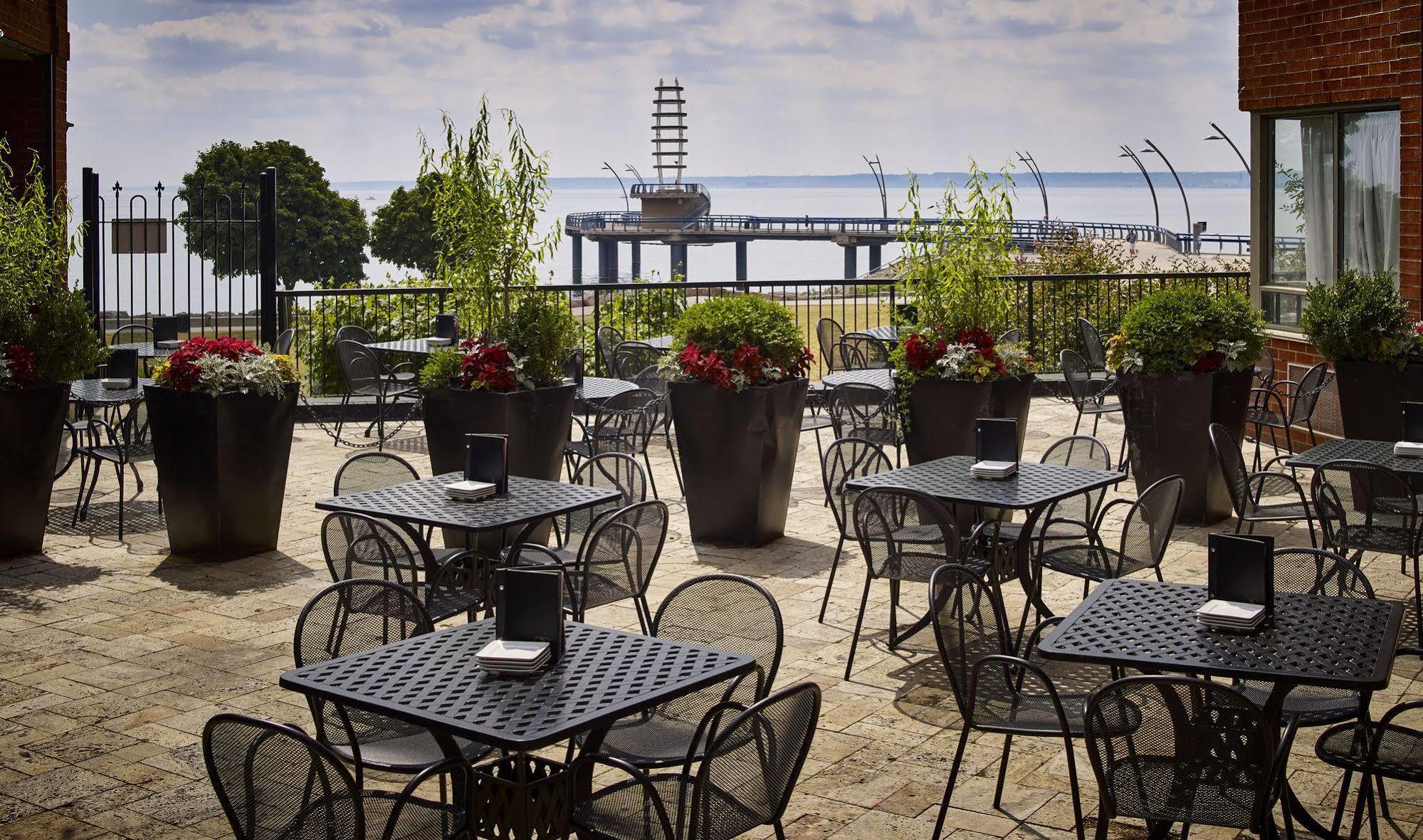 Hotel Waterfront Downtown
